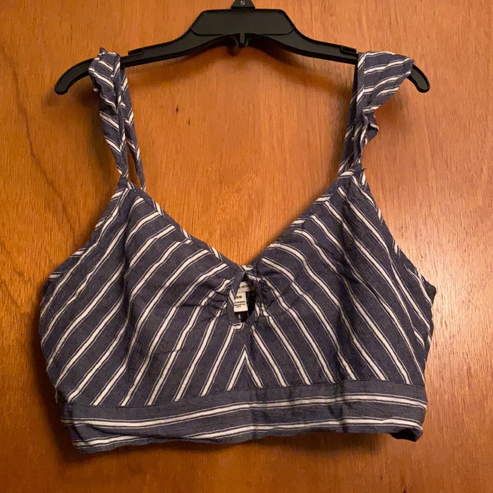 American Eagle Top